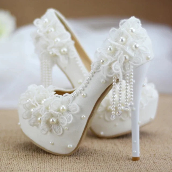 Ivory Pearl Embellished Wedding Bridal Stilletto Heels Pumps NWOT - Picture 3 of 11